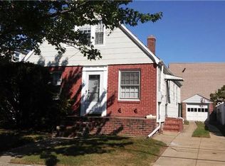 107 Buscher Ave, Valley Stream, NY 11580