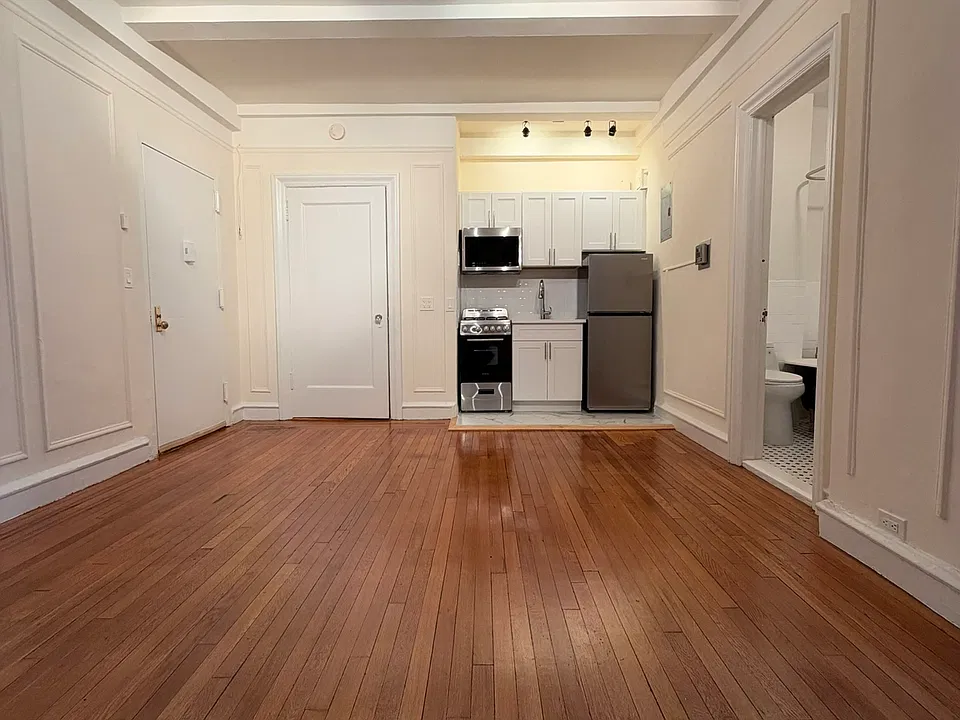 350 W 55th St #7D