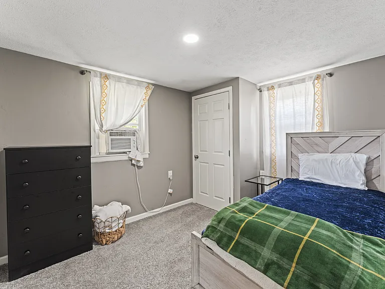 343 Cambridge St — Photo 11