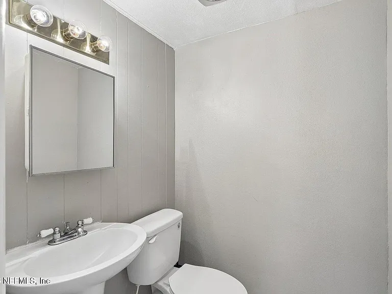 356 Tidewater Cir W — Photo 11
