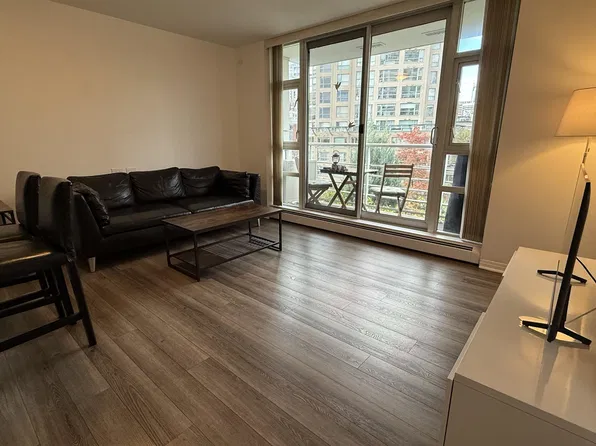 189 Davie St #6XX, Vancouver, BC V6Z 2X9