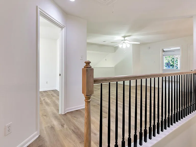 22 N Queenscliff Cir — Photo 30