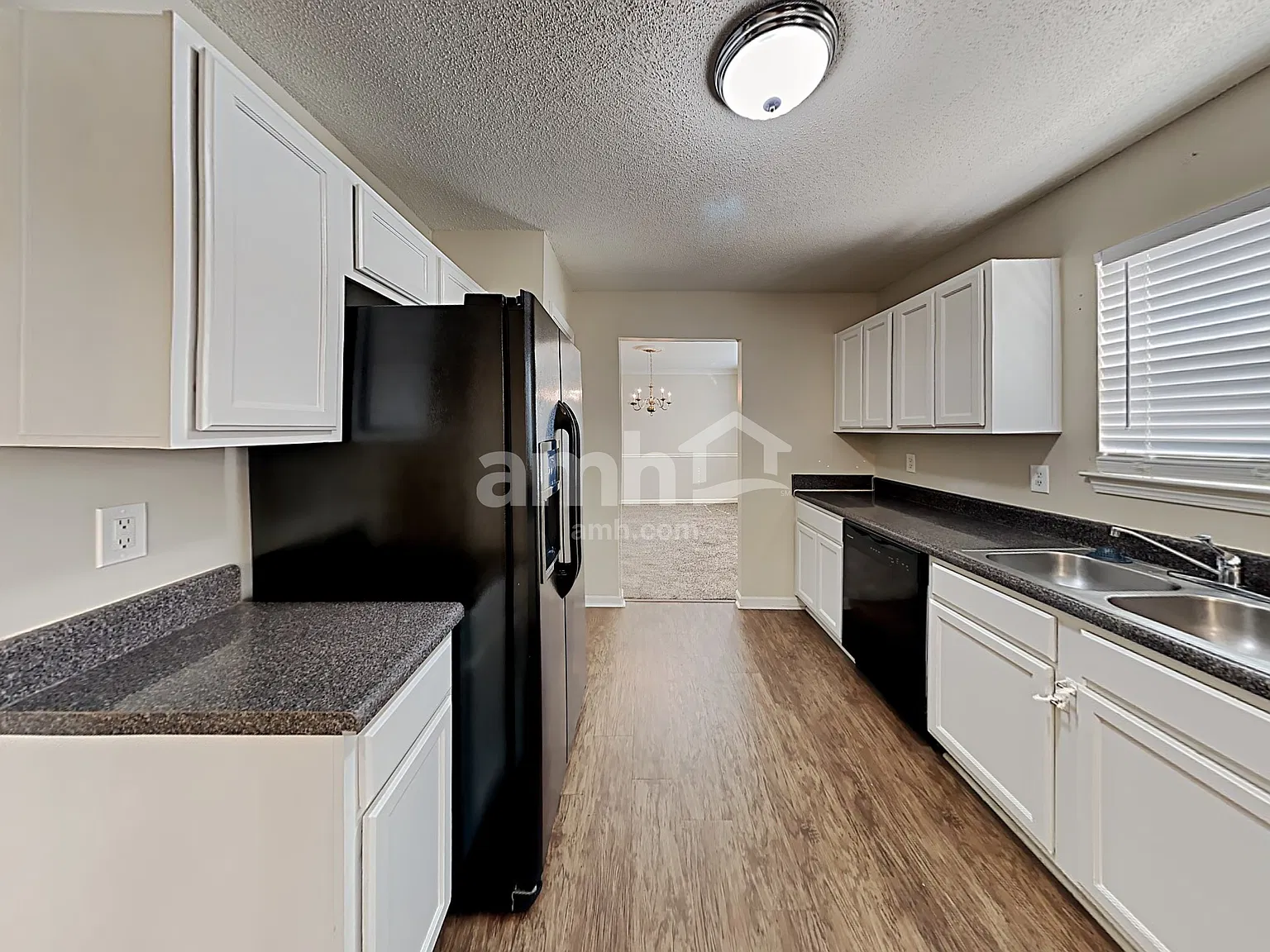 4 bed, 3.0 bath, 2941 sqft, $2,580 — Photo 3