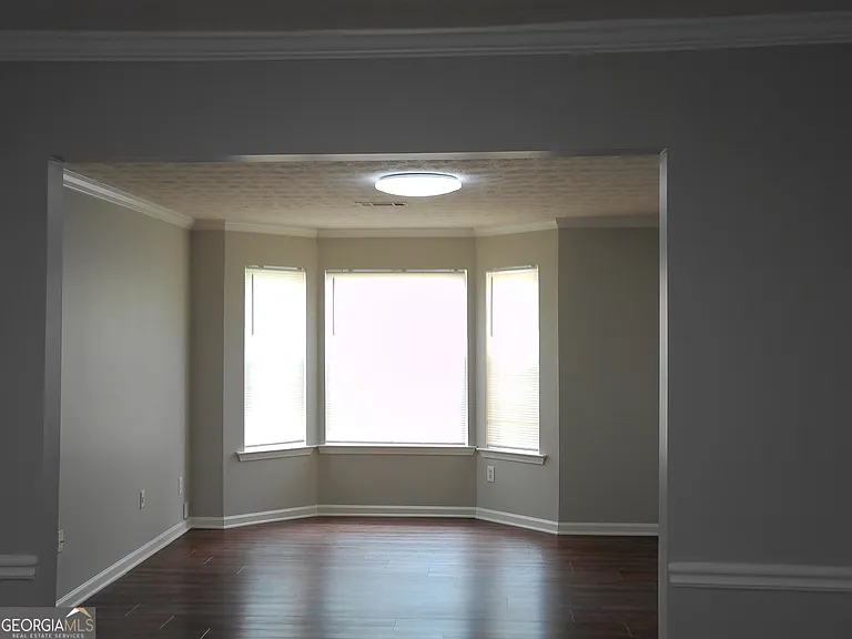 235 Vaness Dr — Photo 8