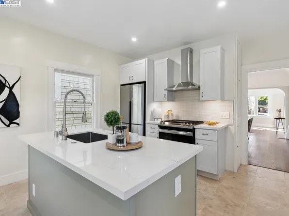 1620 Bay St, Alameda, CA 94501