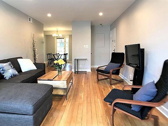 2nd image of 3049 S Buchanan St APT B1