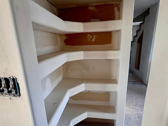 5th image of 223 Peachtree St