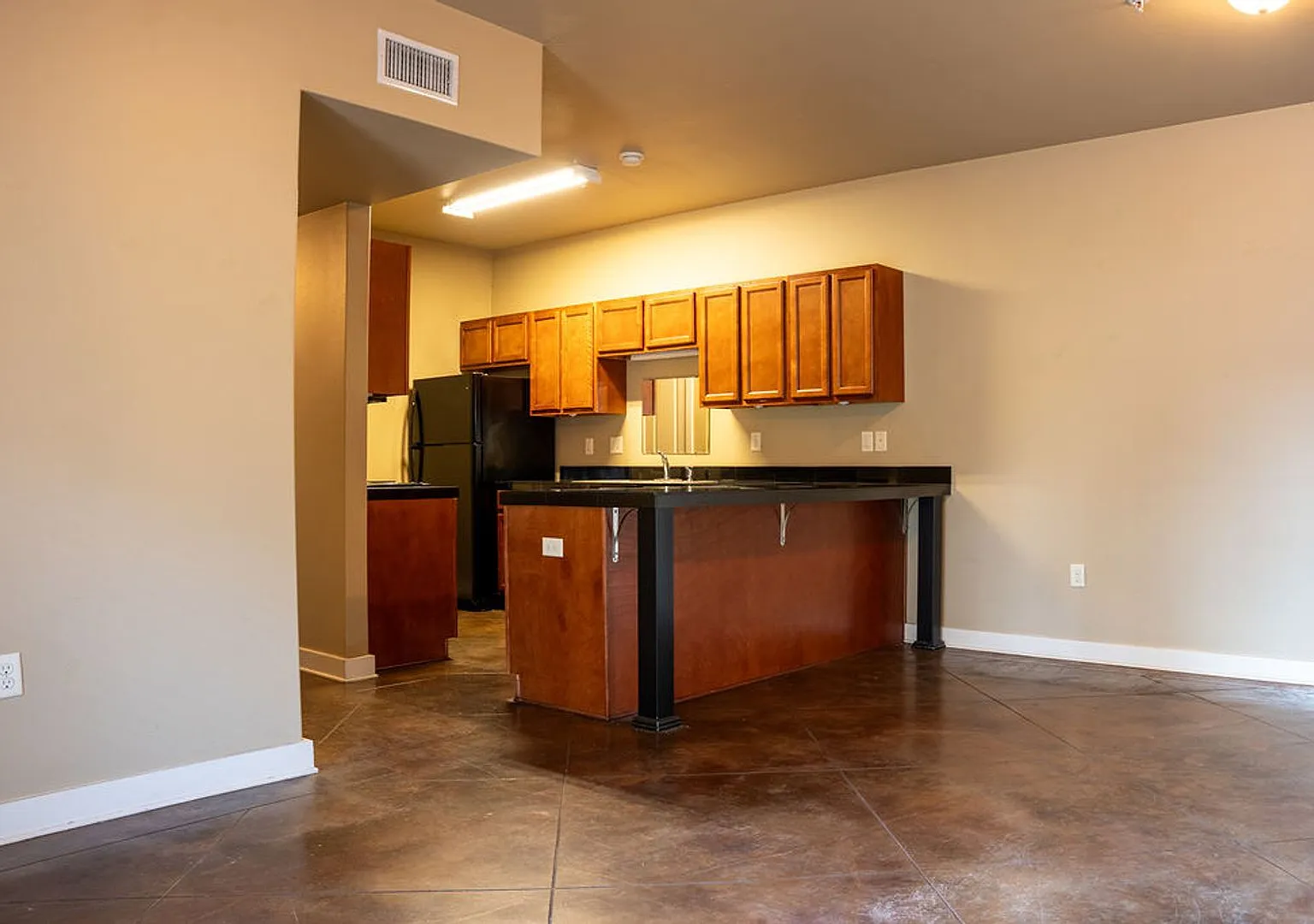 2400 MARKET PLAZA DRIVE — Photo 3