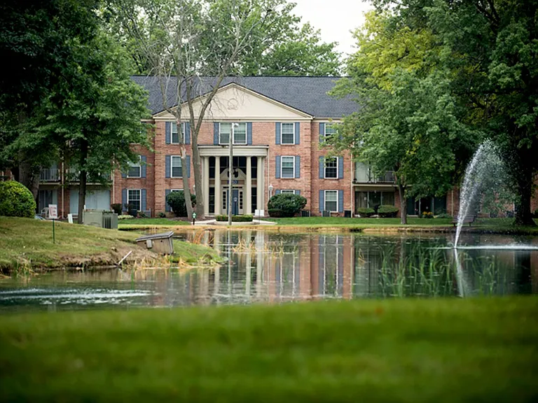 Fountain Lake Apartment Homes — Photo 16