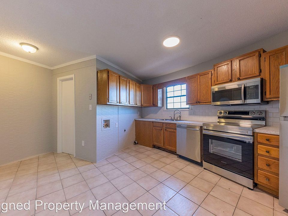 1st image of 205 W Woodruff Ave