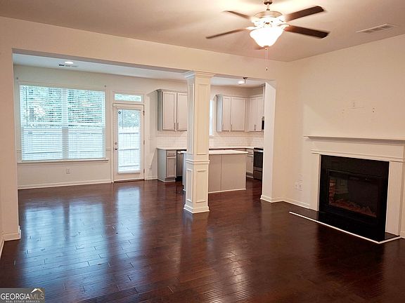 3rd image of 4402 Newfangle Rd
