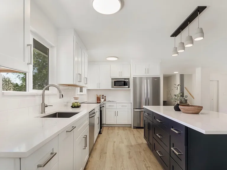 6909 Harvest Rd — Photo 18