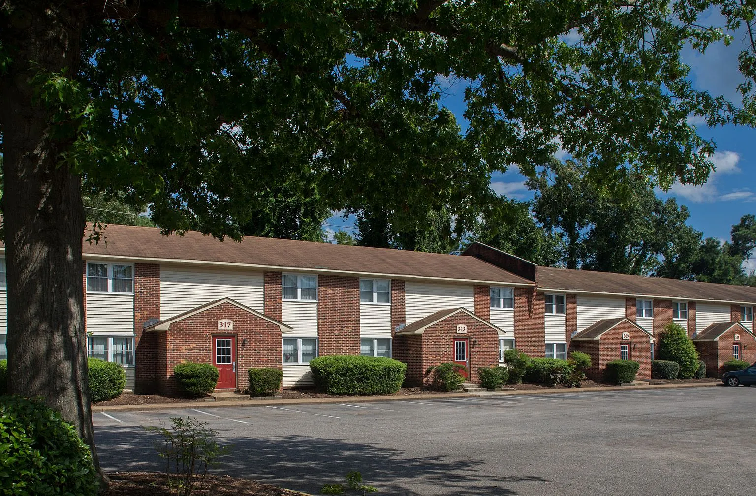 Chatham Square Apartments — Photo 3