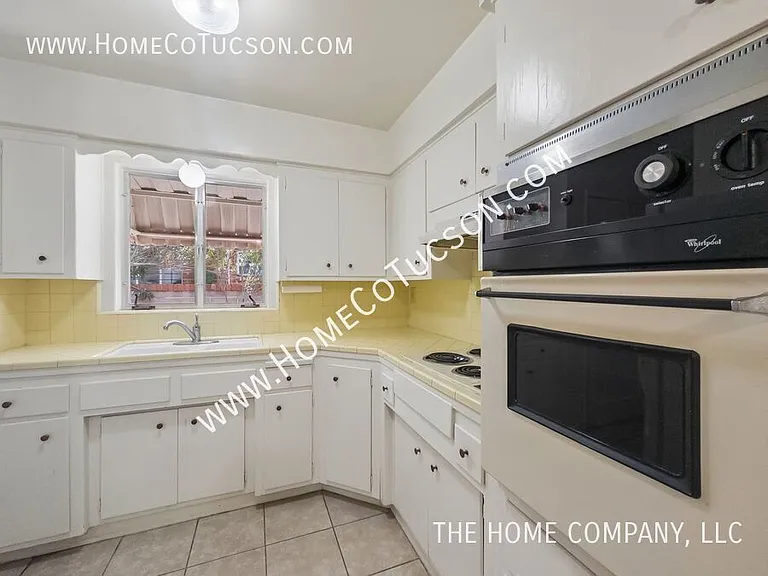 3236 E Hawthorne St — Photo 10