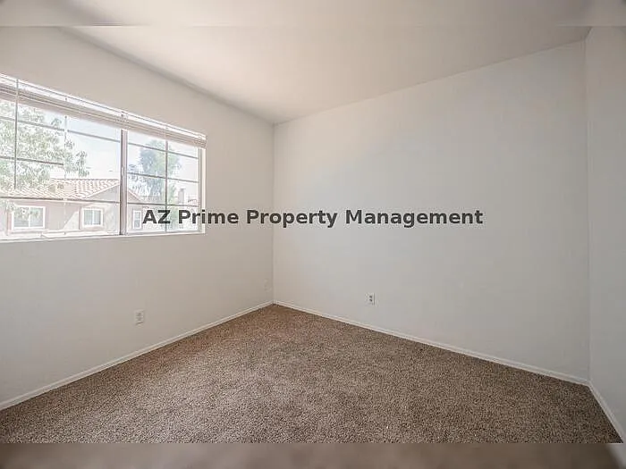 489 W Carmen St — Photo 23