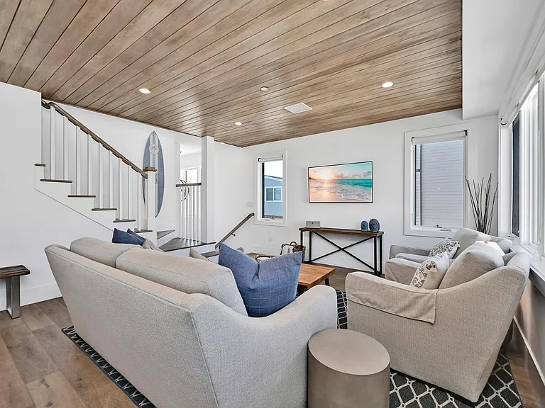 3940 Seashore Dr — Photo 11