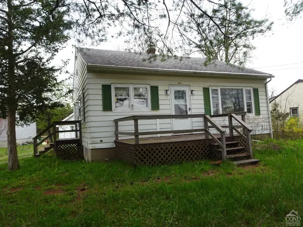 325 Fairview Avenue, Hudson, NY 12534
