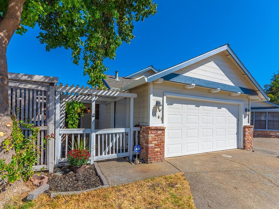 1st image of 1301 Hidalgo Cir