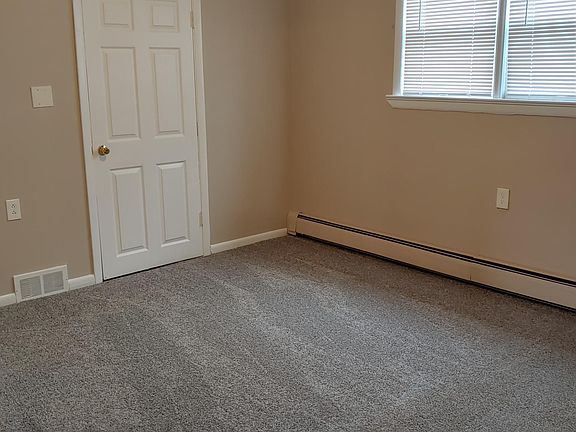 5th image of 819 Belmont Ave APT A