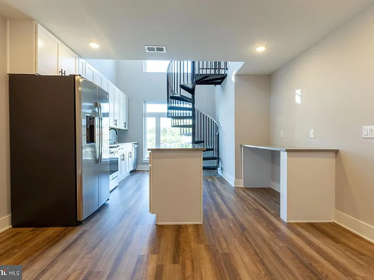 3965 Lancaster Ave #303 — Photo 5