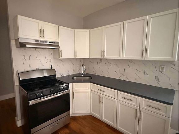 2nd image of 133 Wilkinson Ave #3