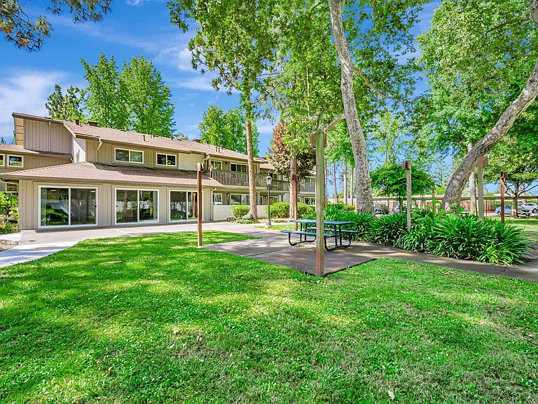 Country Club Village — Photo 26