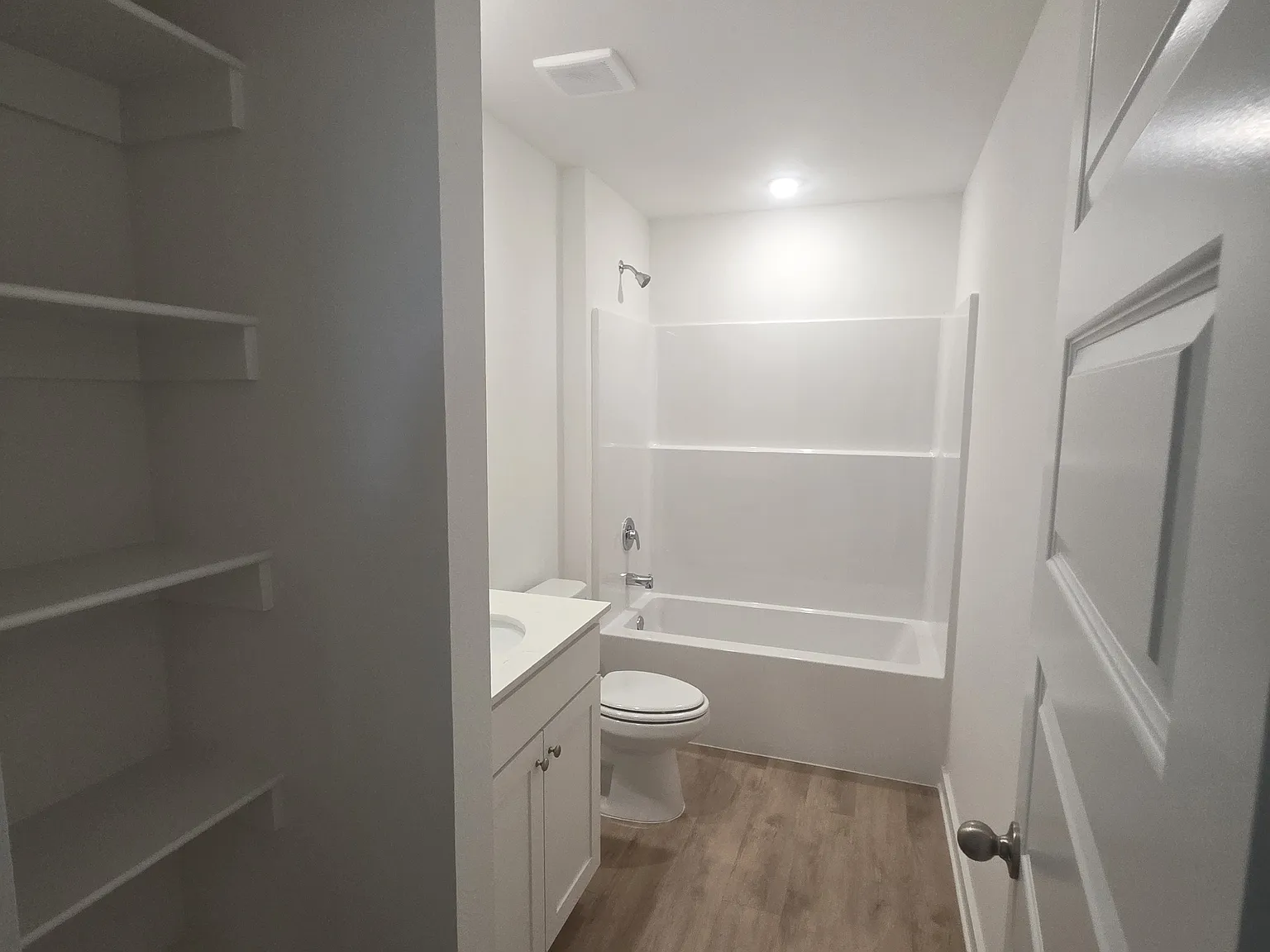 4 bed, 2313 sqft, $2,800 — Photo 2
