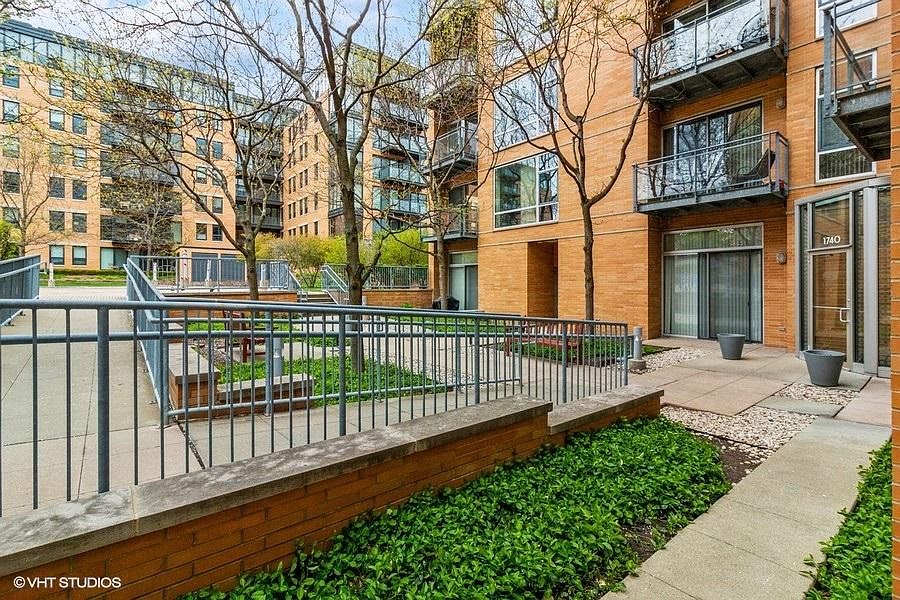 1st image of 1740 Oak Ave Unit 606