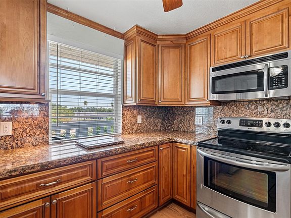 3rd image of 325 SE 11th Ter APT 308
