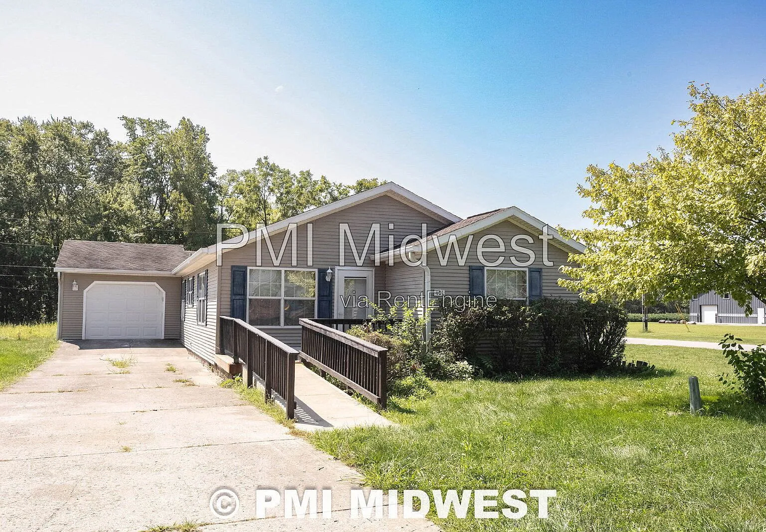 4 bed, 2.0 bath, 1508 sqft, $2,100 — Photo 1