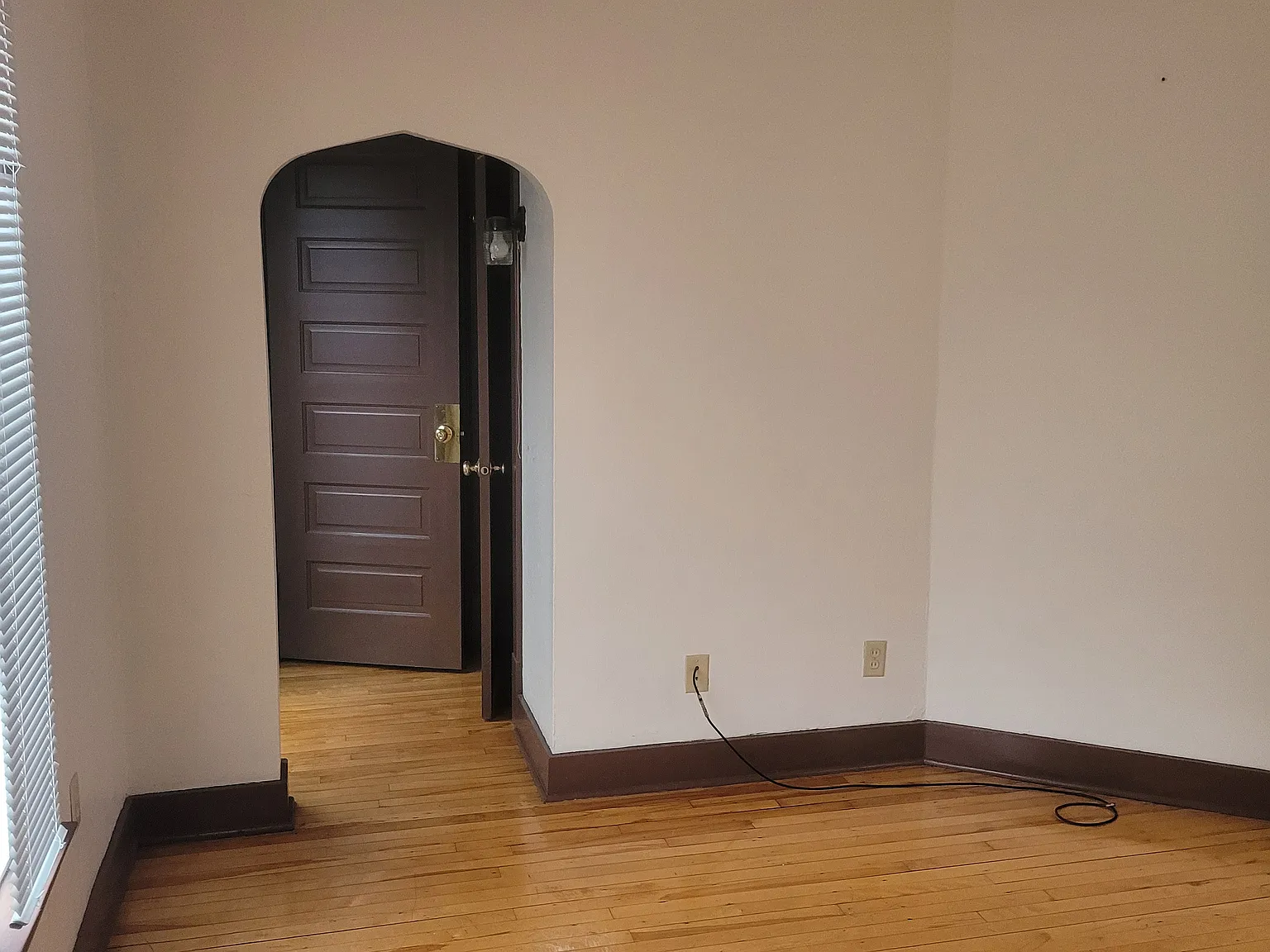 839 Aurora Ave — Photo 3