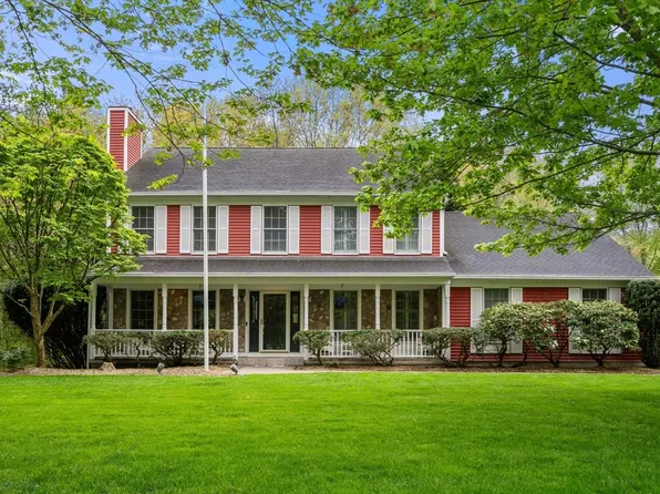 7 Maple Brook Ln, Franklin, MA 02038