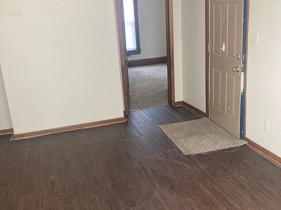 4th image of 707 Chestnut St