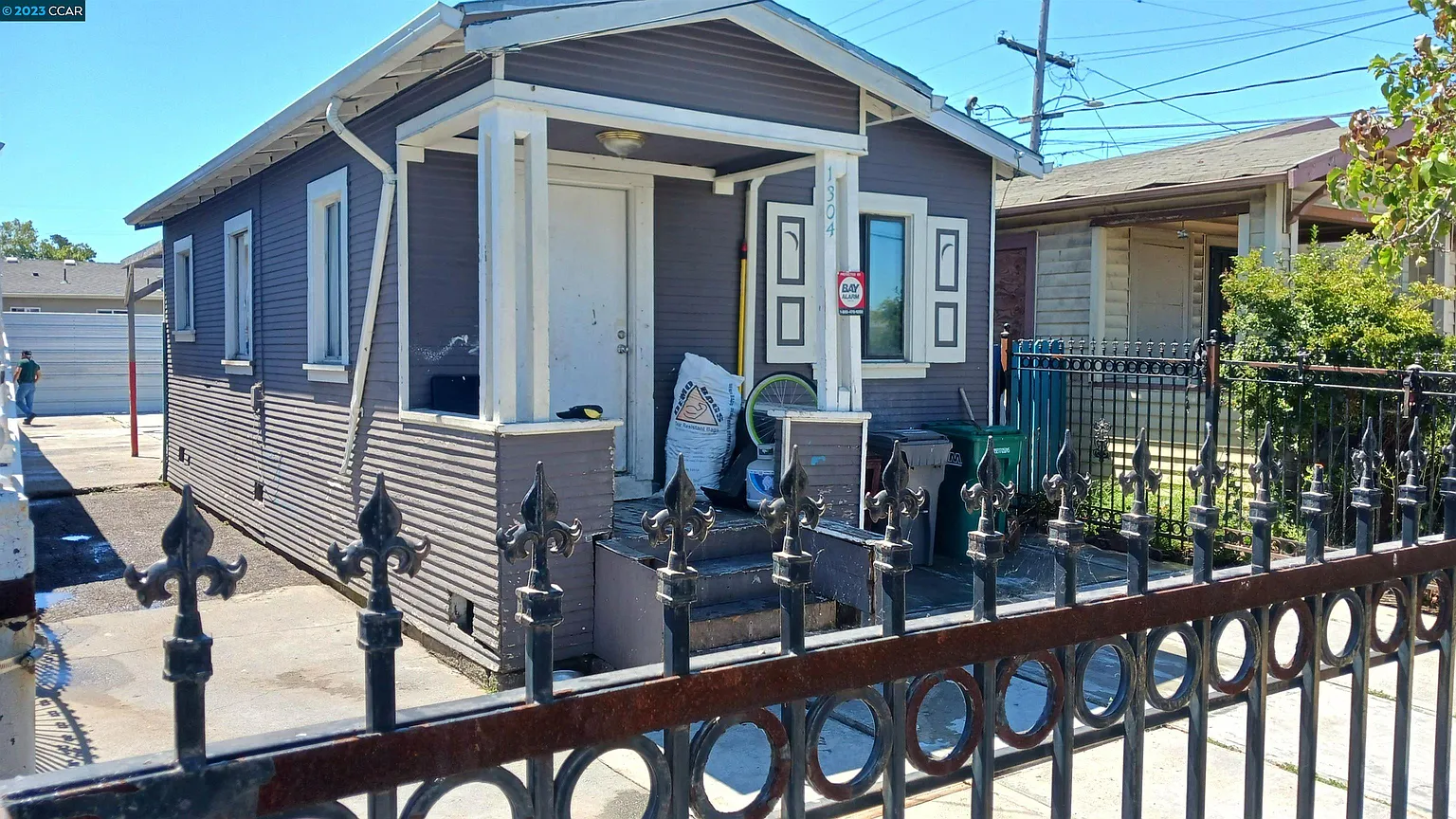 1304 84th Ave photo 1