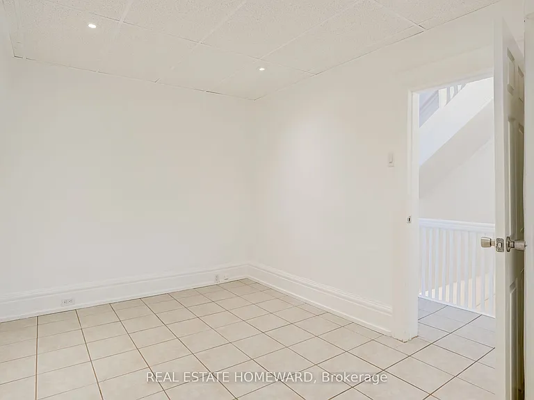 208 Ontario St #UPPER — Photo 15