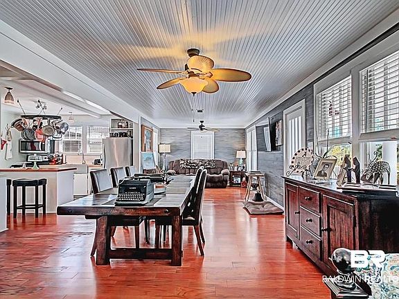5th image of 3376 Washington Ave