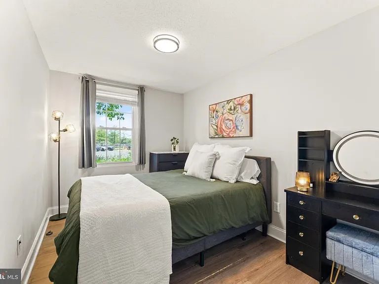 124 Fort Evans Rd SE #B — Photo 12