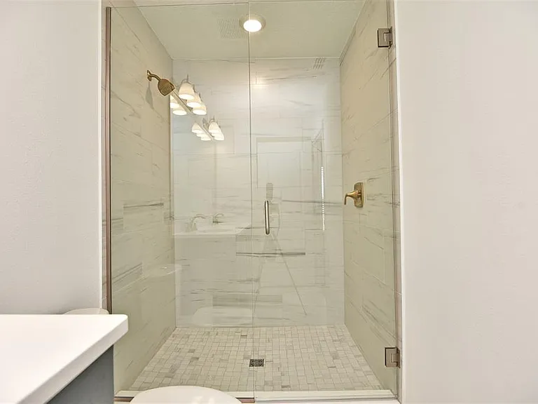 2948 Voyager Ave — Photo 19