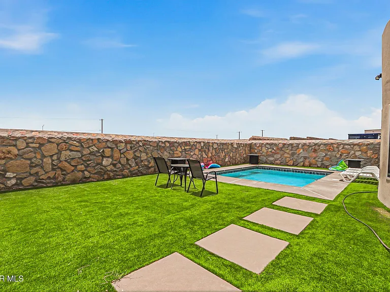 13066 Grantham Ln — Photo 44