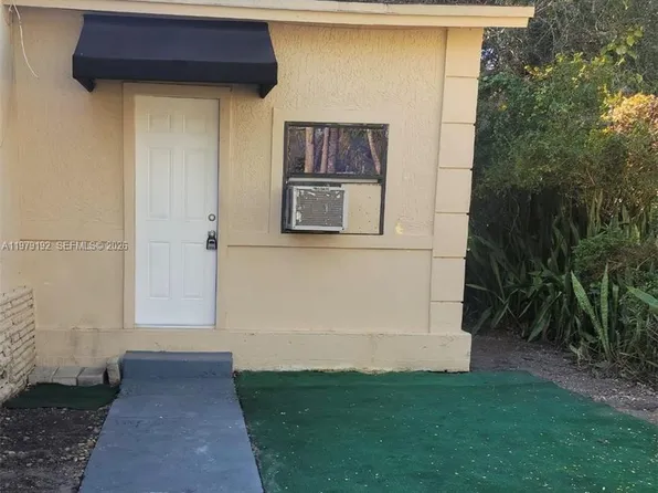 842 NW 107th St #A, Miami, FL 33168