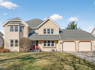 425 S Ridge Dr, Perrysburg, OH 43551