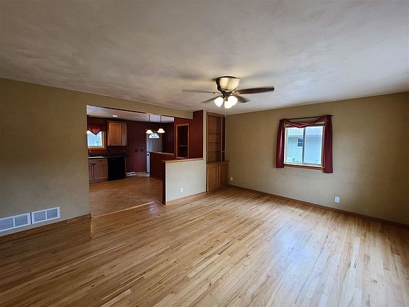 5th image of 1459 Monterey Ln