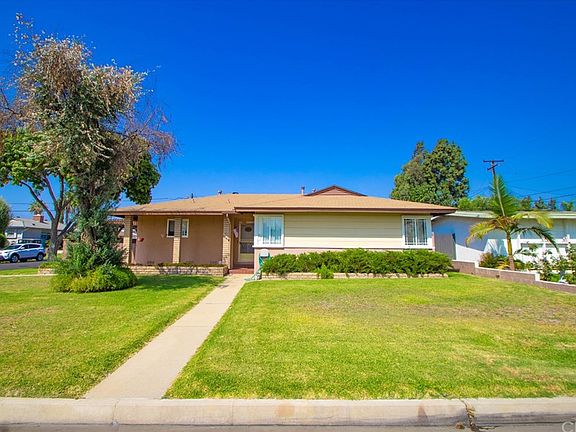 2nd image of 15523 Ocaso Ave
