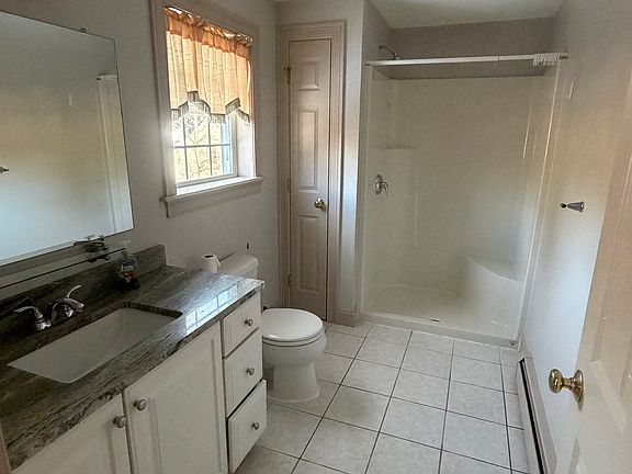4th image of 23 Burkes Way Unit 2