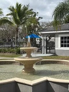 Vista Trace 8 Condo — Photo 2