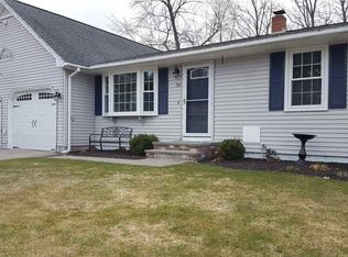 50 Tondreau Ct, Manchester, NH 03102