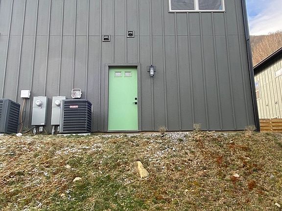 4th image of 41 Appalachian Trl