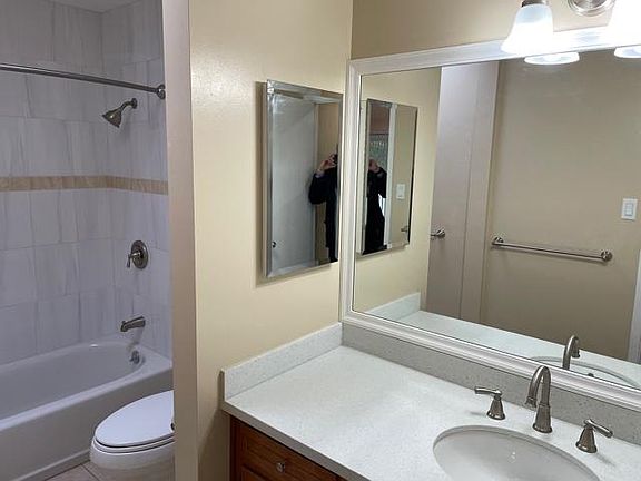 5th image of 2015 Parrott Dr APT 6