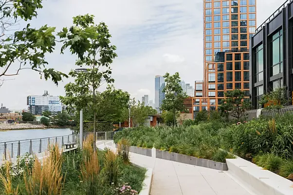 Rented by Arwell Realty | media 36