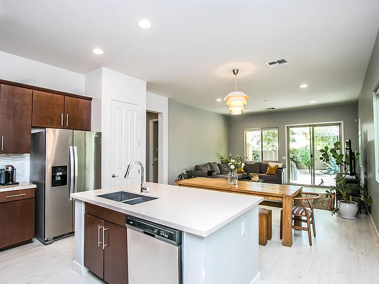 1441 E Hummingbird Way — Photo 1